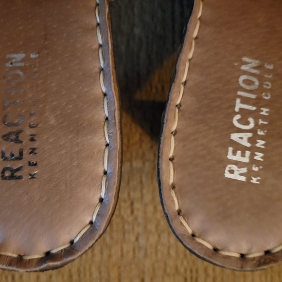 KENNETH KOLE REACTION leather slide NWOT - Picture 4 of 4